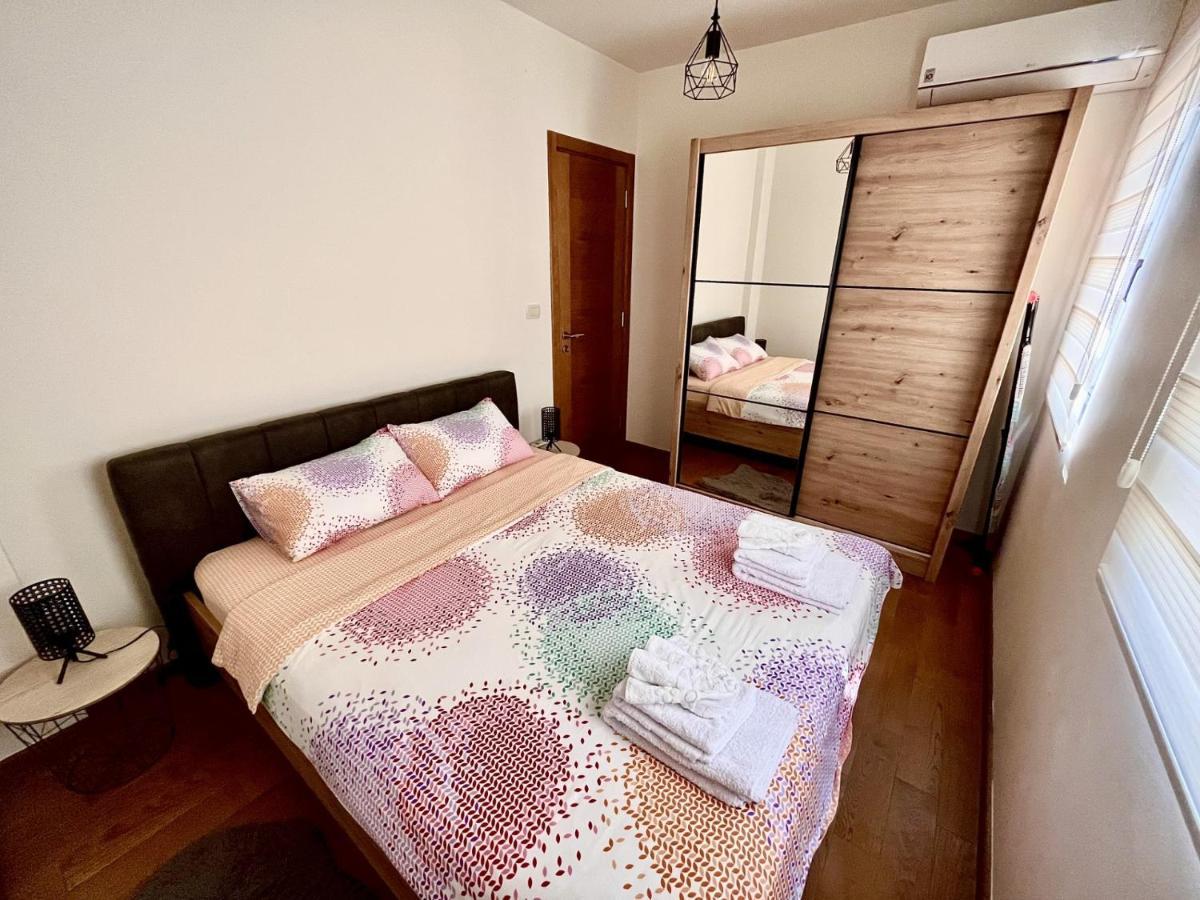 Fides Stylish Apartments Tivat With Pool 外观 照片