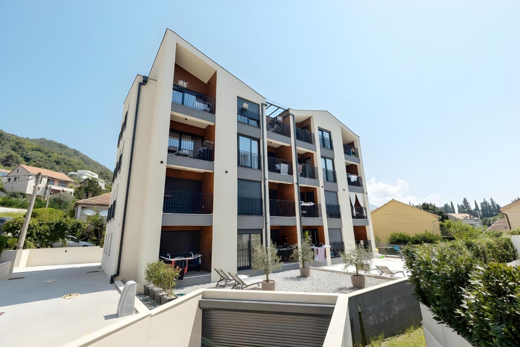 Fides Stylish Apartments Tivat With Pool 外观 照片
